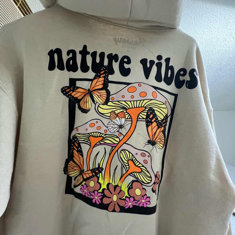 Nature Vibes Graphic Hoodie